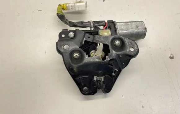 Lexus GS 300 350 430 450H Loading door lock 8465050010 1938000041