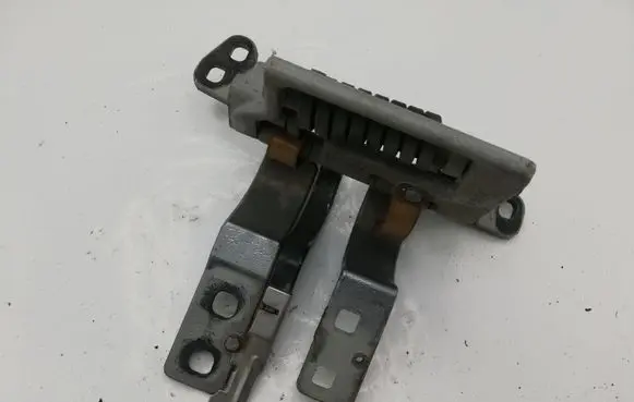 BMW 5 E60 E61 Tailgate/trunk/boot hinge 7061383