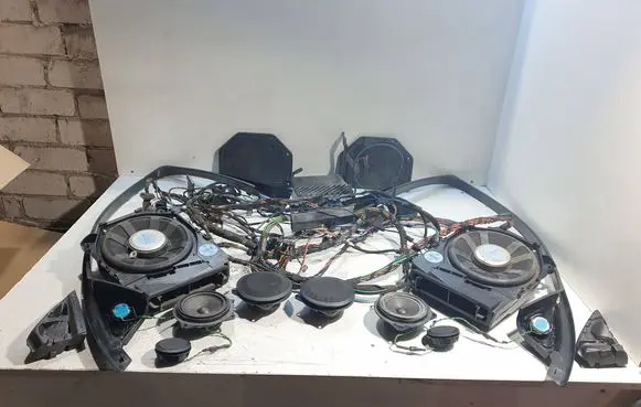 BMW 3 E90 E91 Audio system kit 9143161 532230819 6934025