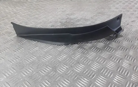 Toyota Prius (XW20) Rear/tail light trim molding 644570E010