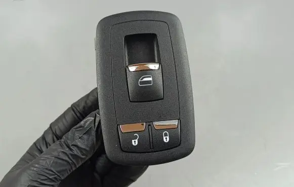 Maserati Quattroporte Electric window control switch 670025405