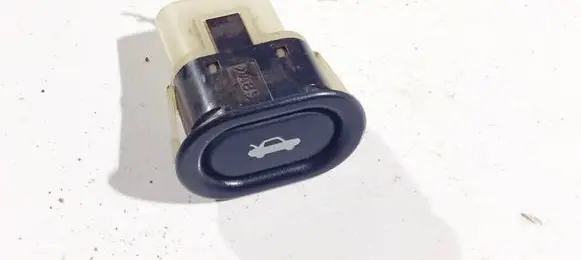 Tailgate opening switch