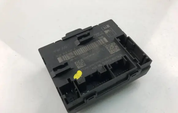 Volkswagen Golf VII Other control units/modules 5Q0959592A