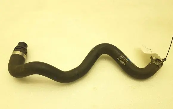 Volvo XC40 Engine coolant pipe/hose 32138729