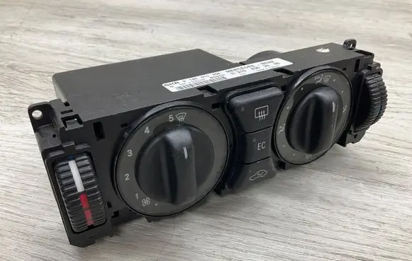 Mercedes-Benz E W210 Climate control unit 2108302085