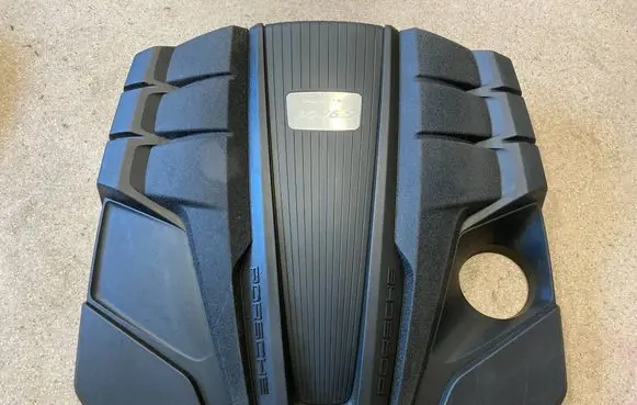 Porsche Macan (95B) Engine cover (trim) 95B103925K