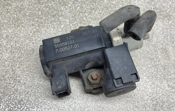 Opel Zafira B Turbo solenoid valve 55558101