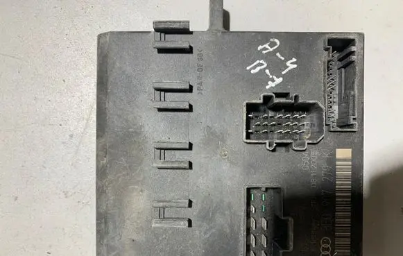 Audi A4 S4 B7 8E 8H Comfort/convenience module 8E0907279K 08112005