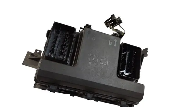 Ford Fusion II Fuse module HG9T14D068 HG9T14D068BB G2811
