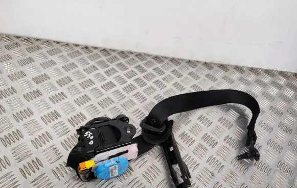 Mercedes-Benz B W246 W242 Front seatbelt 307068199228