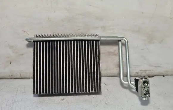 Mercedes-Benz Vito Viano W639 Air conditioning (A/C) radiator (interior) 6398300384