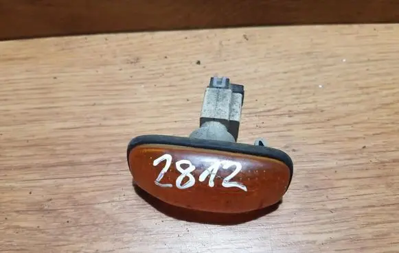 Nissan Primera Front fender indicator light