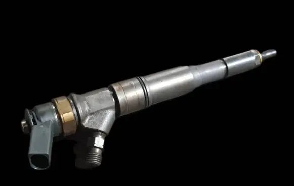 BMW 5 E60 E61 Fuel injector 7793836
