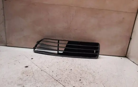 Audi A4 S4 B5 8D Front bumper lower grill 8D0807345
