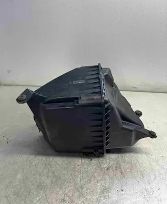 Lexus GS 300 400 430 Air filter box 2202046101