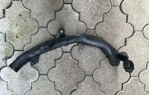 Volkswagen Golf VI Intercooler hose/pipe 5N0145840K