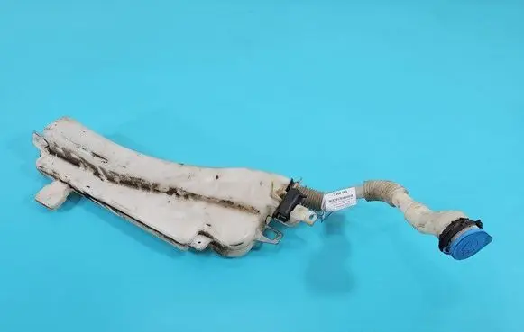 Windshield washer fluid reservoir/tank