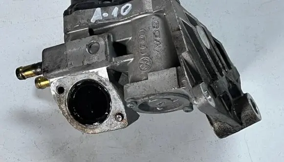 Audi A3 S3 8P EGR valve 06F131503B 0524B