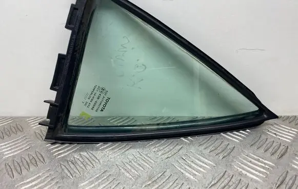 Toyota Auris 150 Rear vent window glass 6818902090