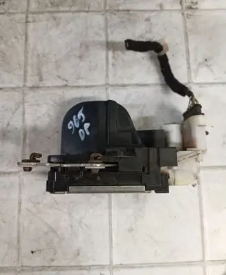 Alfa Romeo 147 Front door lock
