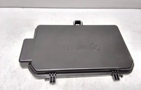 Polestar 2 Fuse box cover 32142367