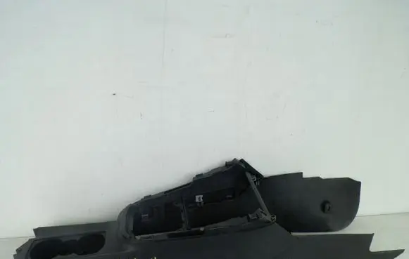 Volkswagen Golf VI Center console TUNELRODKOWY