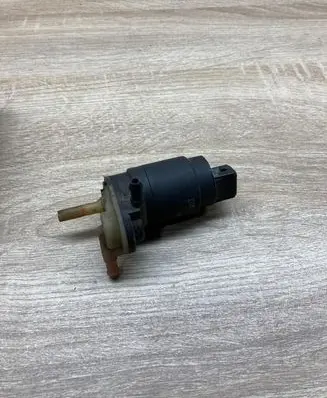 Opel Signum Windscreen/windshield washer pump 24439254