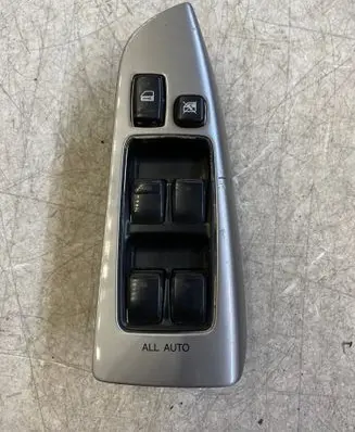 Toyota Land Cruiser (J120) Electric window control switch 8404060051