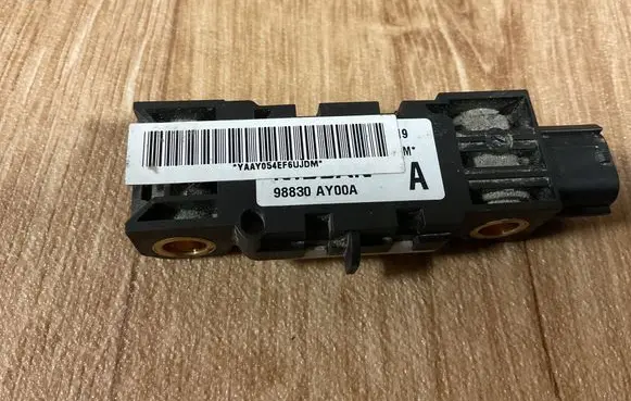 Nissan Almera Tino Airbag deployment crash/impact sensor 98830AY00A