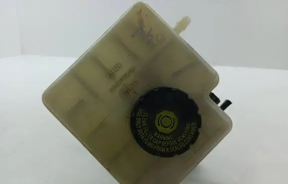 Mini Cooper Countryman R60 Master brake cylinder 32663813