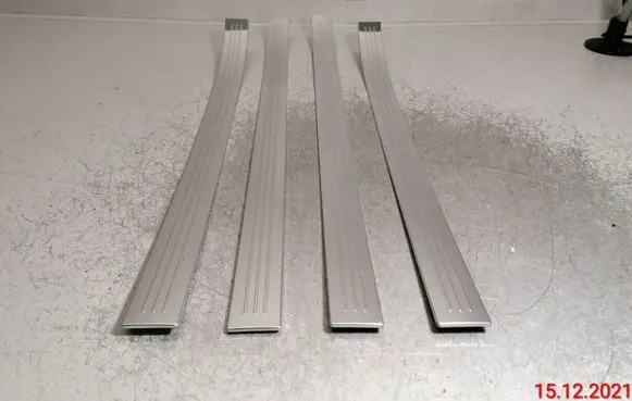 Mercedes-Benz S W221 sill trim set (inner) A2216802035 A2216800435