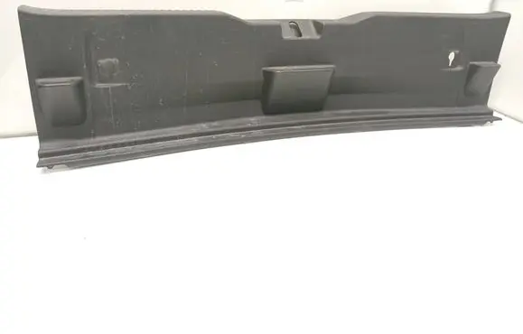 Trunk/boot sill cover protection