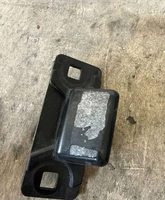 Renault Master III Sliding door middle rail 824766422R