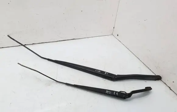 Renault Clio IV Front wiper blade arm 288861373R 288818098R