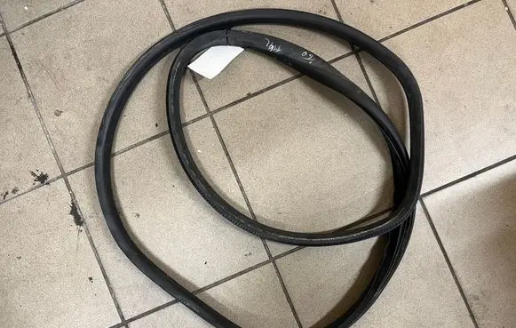 Volvo V60 Rubber seal rear door 895291