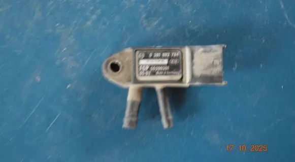 Opel Zafira B Exhaust gas pressure sensor 0281002784 55200301 0512103FS5