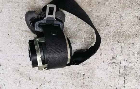 Mini One - Cooper Coupe R56 Front seatbelt