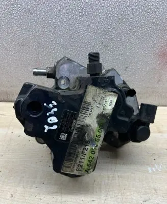Mercedes-Benz CLS C219 Fuel injection high pressure pump A6420700501 A6420106500