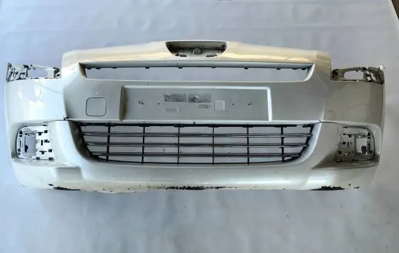 Peugeot 5008 Front bumper