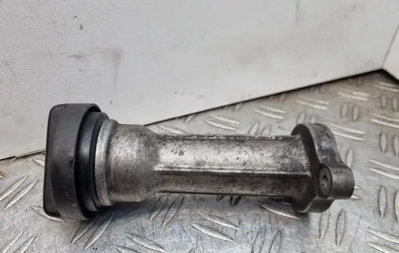 Toyota Land Cruiser (J100) Oil fill pipe 1218050010 1218050020
