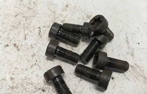 KIA Sportage Nuts/bolts 