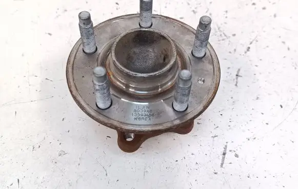 Buick Encore I Rear wheel hub 13593158