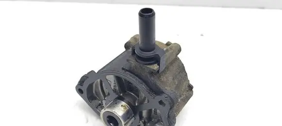 Mercedes-Benz E W212 Vacuum pump A6512300165