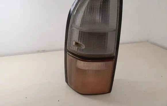 Toyota Land Cruiser (HDJ90) Rear/tail lights