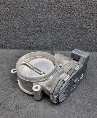 Audi RS6 C5 Throttle body valve 077133062C 0280750127