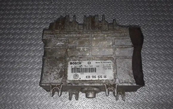 Volkswagen Polo III 6N 6N2 6NF Engine control unit/module 030906026AK 0261203744
