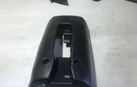 Steering wheel column trim