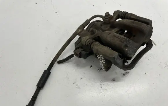 Opel Insignia B Rear brake caliper
