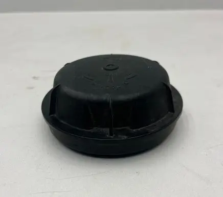 Volvo S60 Headlight/headlamp dust cover 89001146