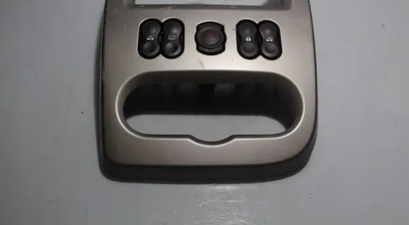 Dacia Sandero Hazard light switch